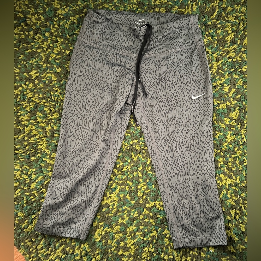 Nike Cropped Gray Patterned Legging